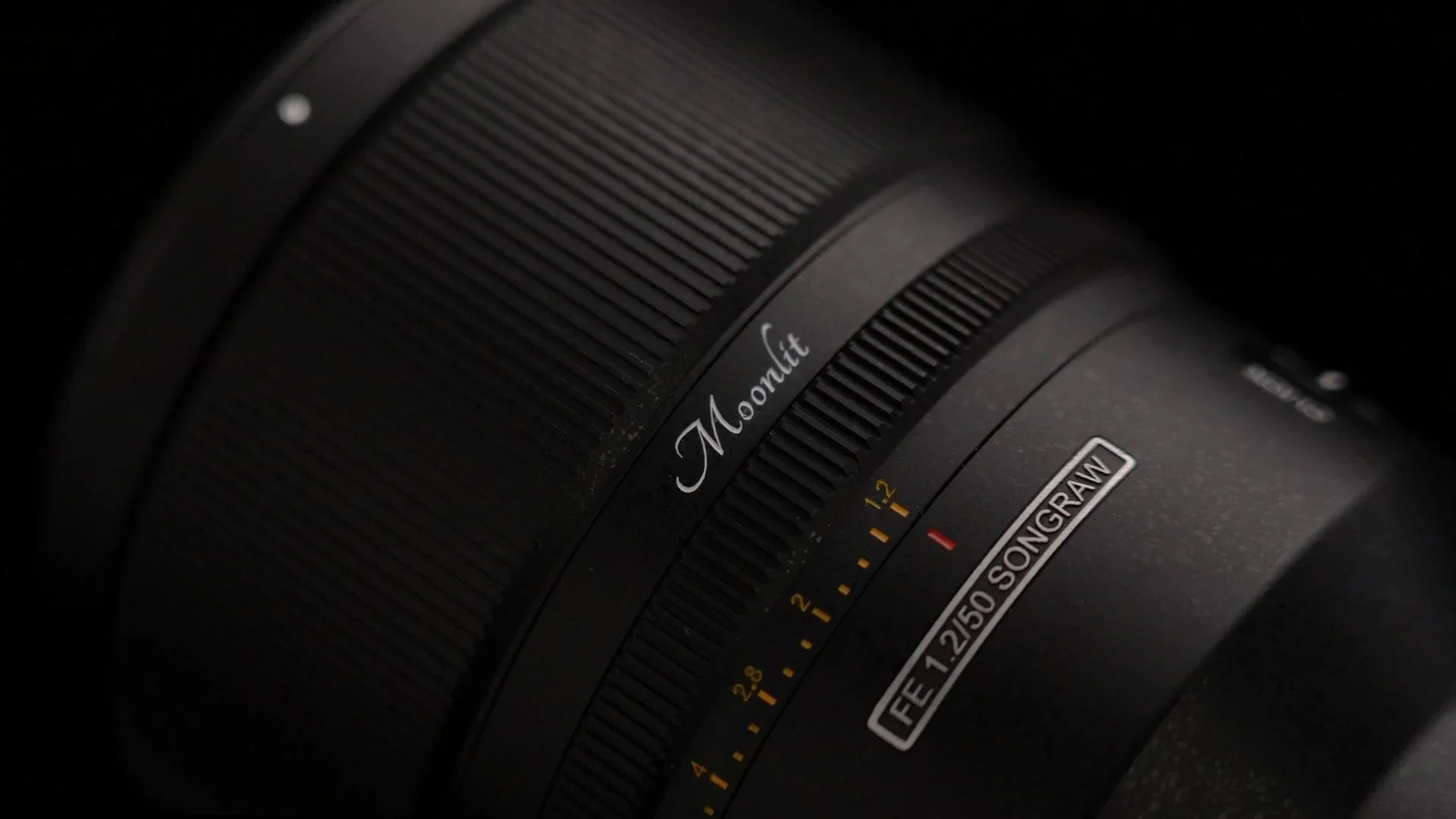 5 Alasan Kenapa Kamu Harus Punya Lensa Kamera SongRaw AF 50mm f/1.2 Moonlit