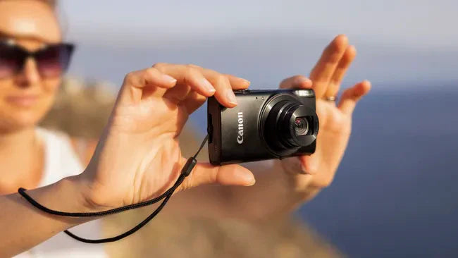 Canon PowerShot ELPH 360 HS A Resmi Meluncur, Punya Kemampuan Zoom yang Lebih Baik