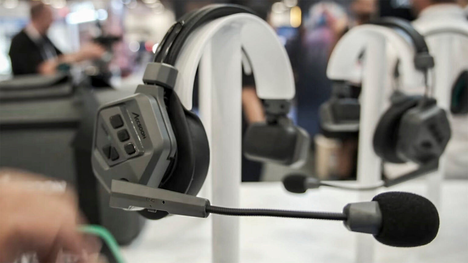 Accsoon CoMo 2 Diperkenalkan di NAB 2026: Intercom Wireless Ringan dengan AI Noise Cancellation