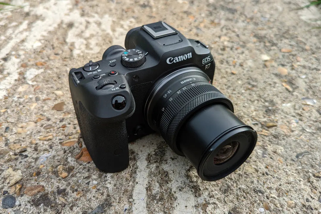 Rumor Lensa Baru Canon: Canon RF-S 15-70mm f/4 IS STM Siap Jadi Andalan APS-C?