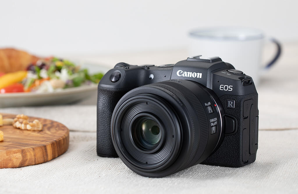Mau Kamera Full-Frame Terjangkau? Canon EOS RP Masih Jadi Pilihan Paling Worth It!