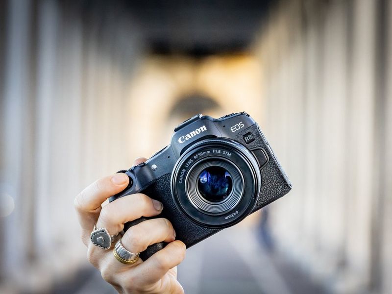 Mengenal Fitur Auto Focus Bracketing Canon EOS R8: Foto Detail Tanpa Kompromi