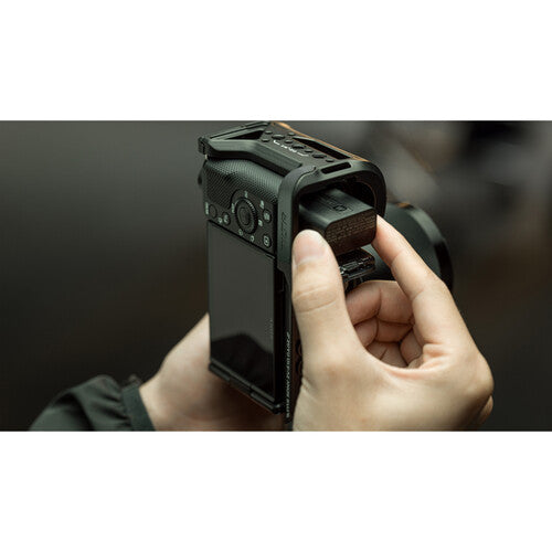 Tilta L-Bracket Mounting Plate for Sony ZV-E10 - Black