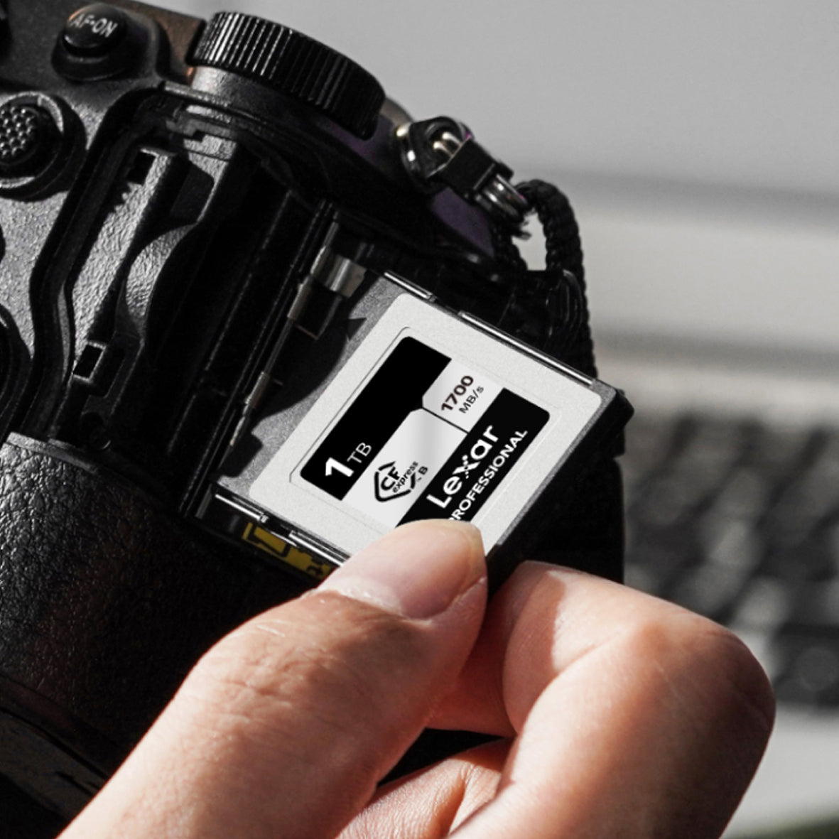 Lexar 1TB Professional CFexpress Type-B Silver Memory Card W1250MB/s R1700MB/s