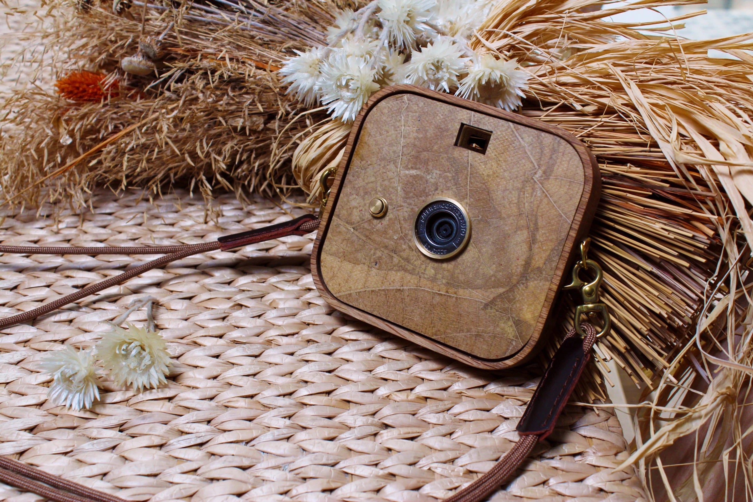 Paper Shoot Thinkk&Shoot Camera Set Leaf - Autumn Afternoon (Light Brown) 18MP