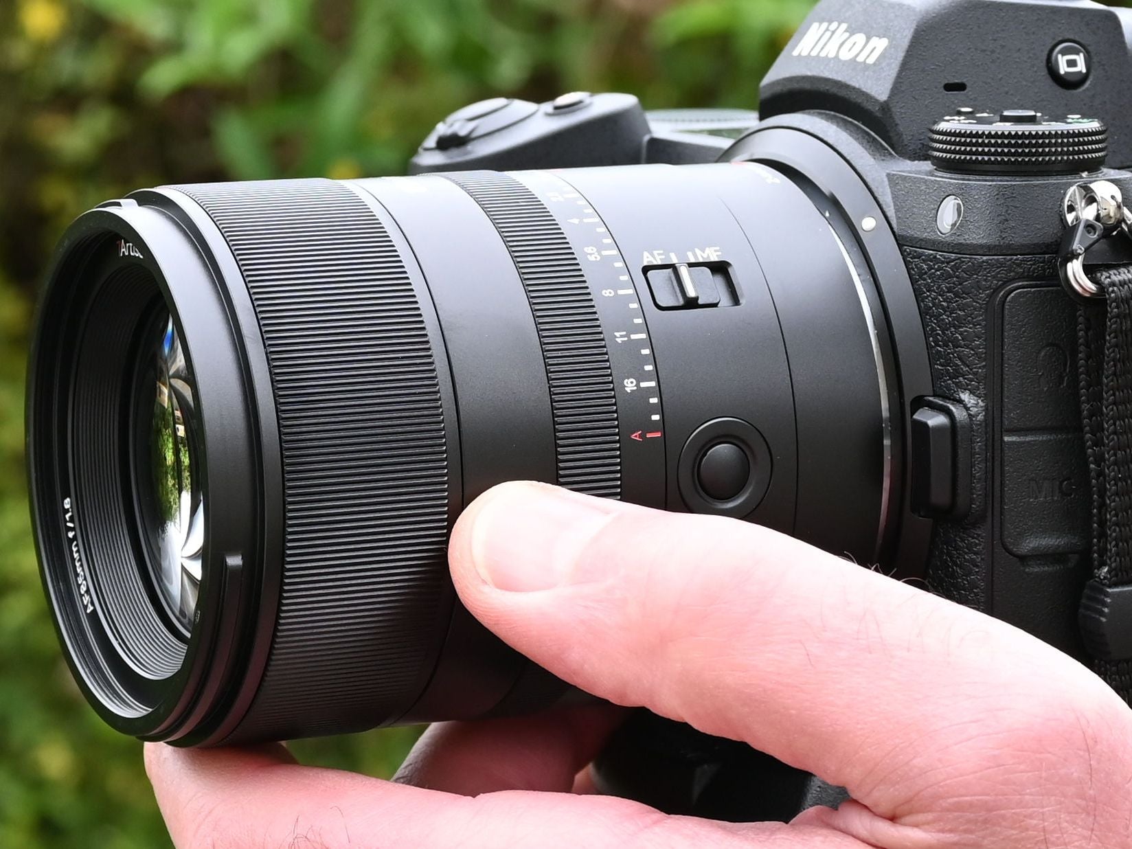 5 Hal yang Menjadikan Lensa 7Artisans AF 85mm f/1.8 Cocok untuk Foto Portrait