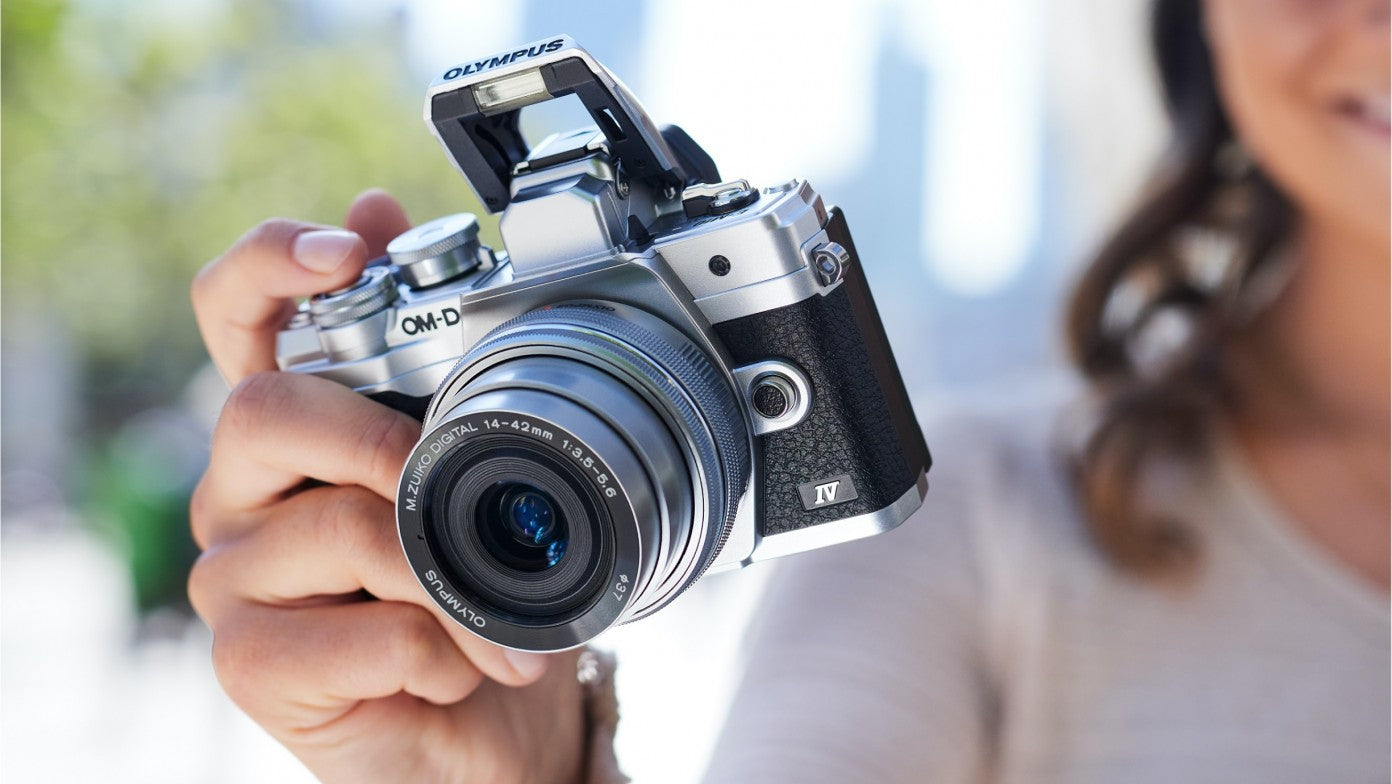 Mulai Dunia Foto & Video dengan Lebih Pede dengan Kamera OM-D E-M10 Mark IV