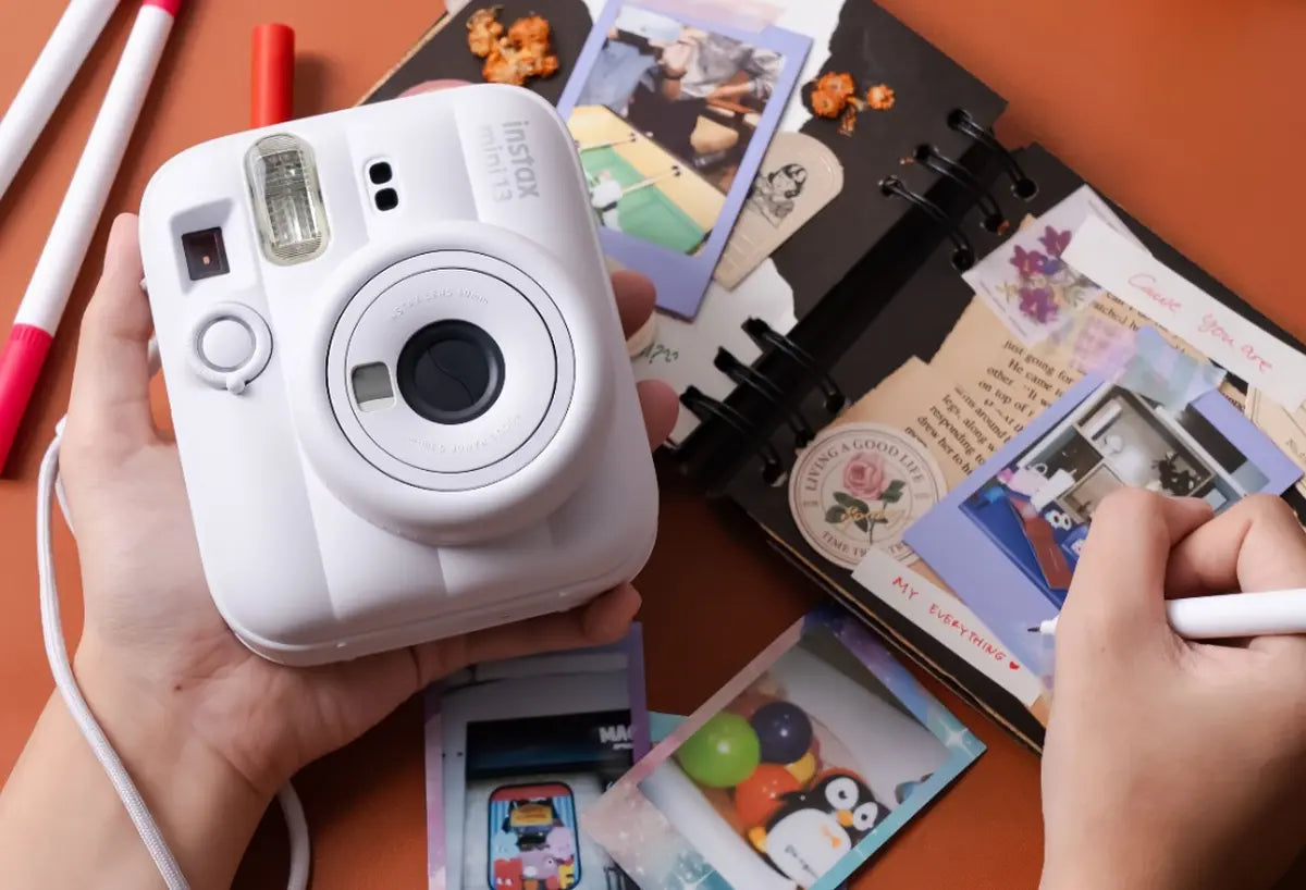 Fujifilm Instax Mini 13: Kamera Instan Stylish yang Jadi Favorit Gen Z