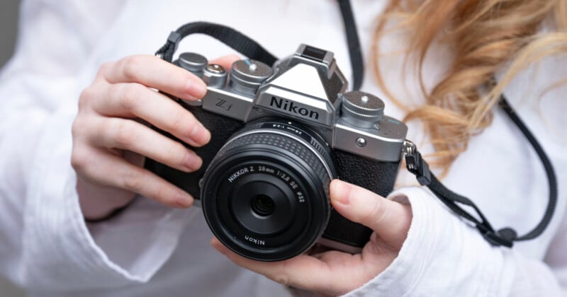 Kamera Nikon ZF Silver Edition Dirilis, Makin Terlihat Retro Tapi deng