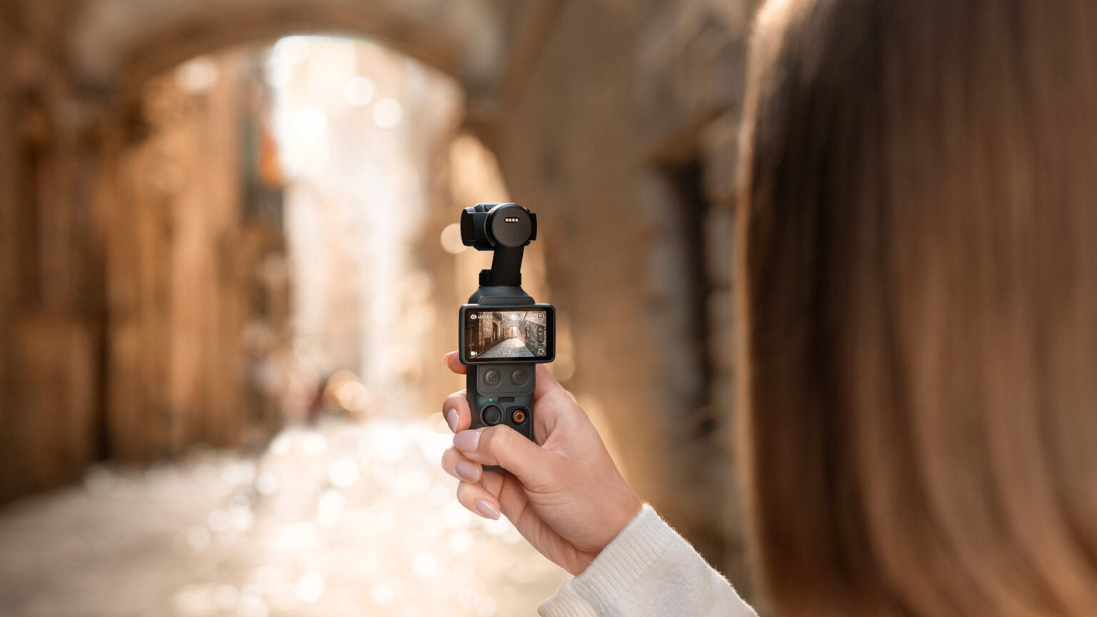 DJI Osmo Pocket 4 Resmi Dirilis : Kamera Pocket Gimbal dengan 4K 240fps dan Foto 37MP