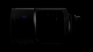 Zeiss Rilis Teaser Lensa Misterius Baru, Desainnya Bikin Penasaran Para Filmmaker