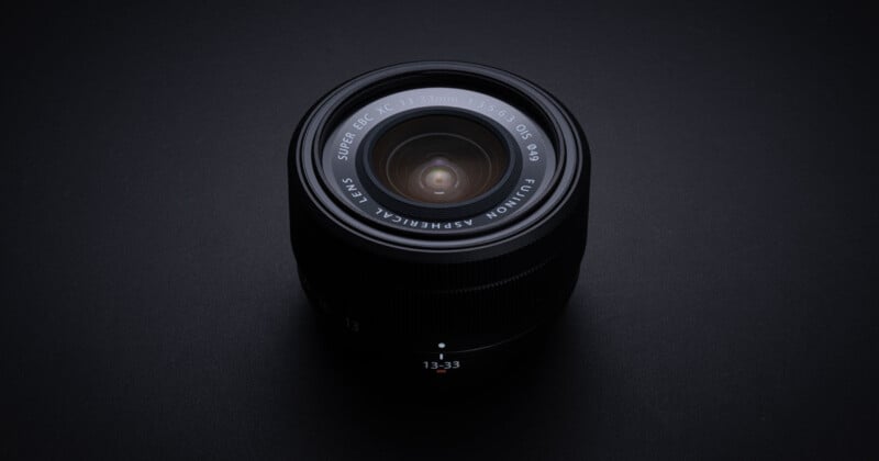 Fujinon XC 13-33mm f/3.5-6.3 OIS Resmi Hadir: Lensa Zoom Paling Ringkas di Seri Fujifilm X