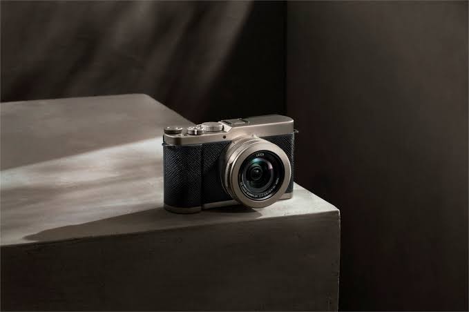 Buat Kamu yang Cari Kamera Ringkas Tapi Gahar: Panasonic Lumix L10 Jawabannya