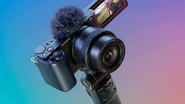 Jangan Tertipu Ukurannya! Ini Alasan Sony ZV-E10 II Jadi "Senjata Utama" Konten Kreator di 2026
