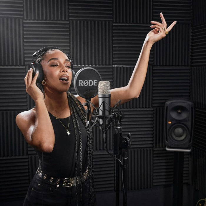 RODE NT1 Signature Series Large-Diaphragm Condenser Microphone