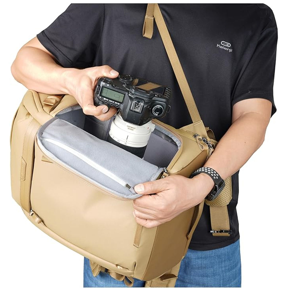 Vanguard VEO METRO B30L Backpack Camera Beige