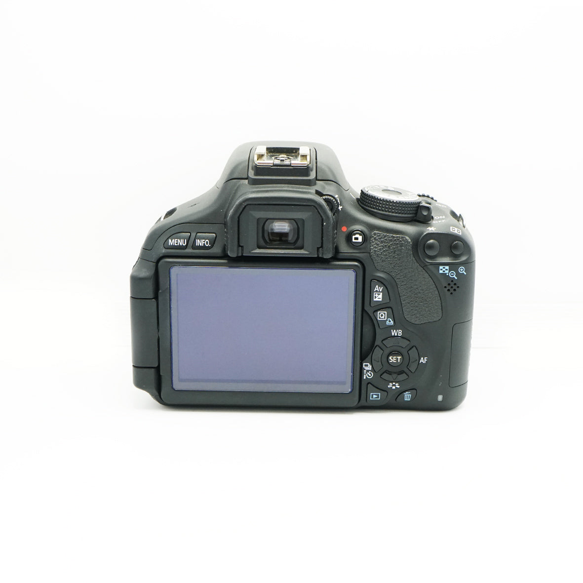 CANON EOS 600D KIT WITH EF-S 18-55MM F3.5-5.6 IS II  - SCORE 8