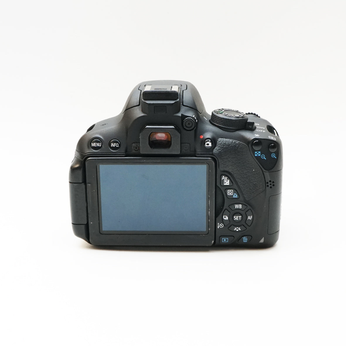 CANON EOS 700D BO  - SCORE 8