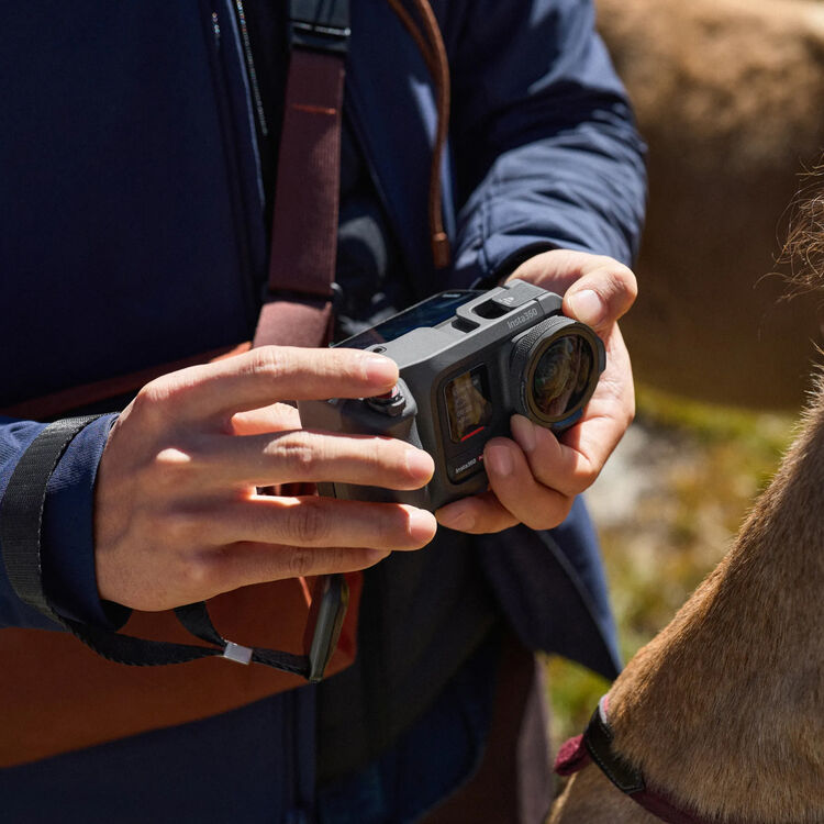 Insta360 Ace Pro 2 Ultimate Videography Bundle