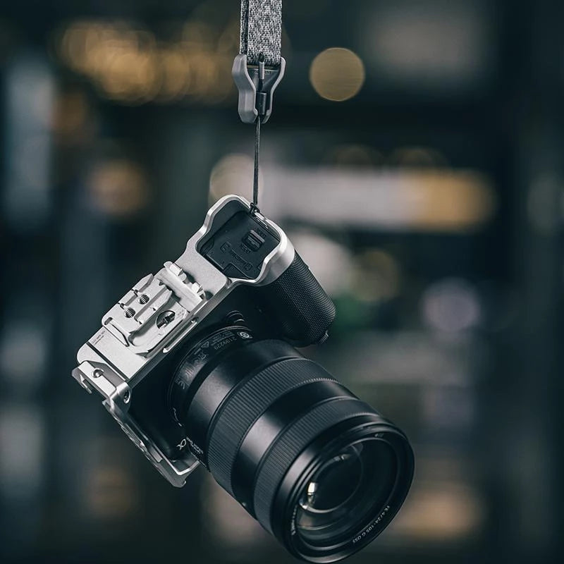 FALCAM F22&F38&F50 Quick Release Camera L-Bracket Silk Silver (FOR SONY ZV-E1) C00B3503W
